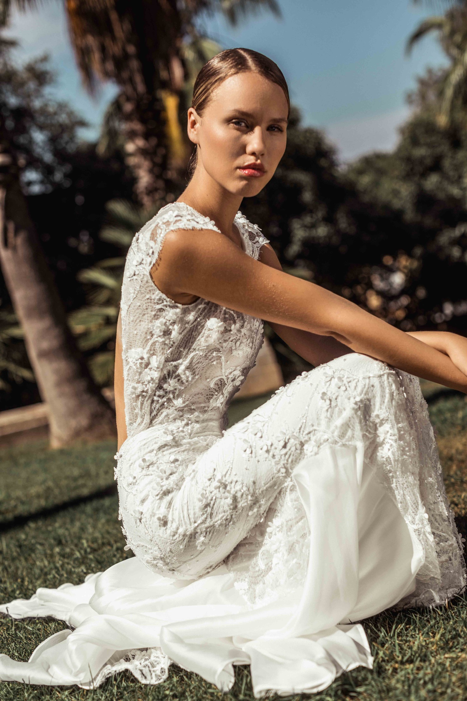 Robe de mariée sirène Riviera en dentelle perlée Caroline Takvorian