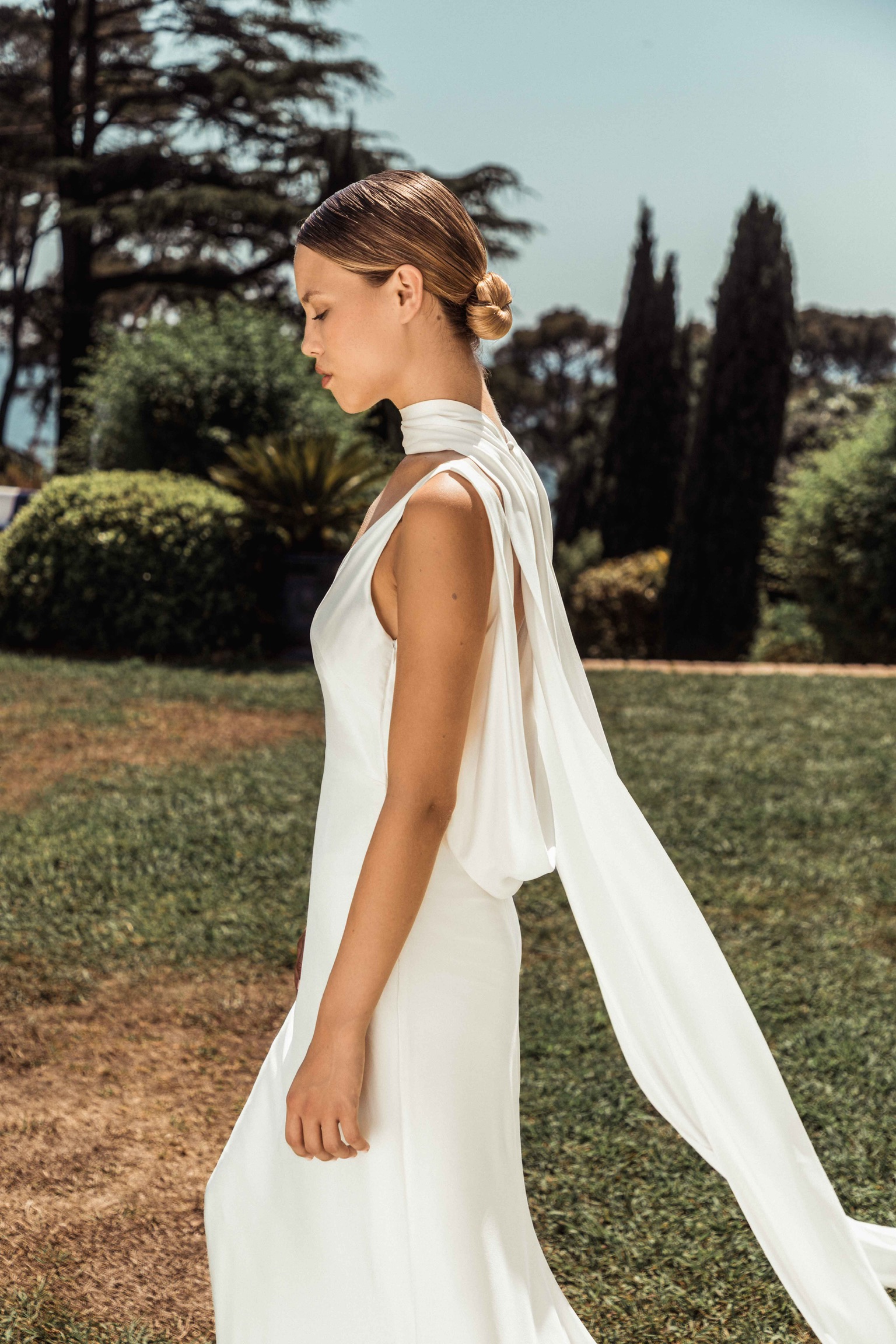 Détails de la robe de mariée satine de la créatrice caroline takvorian